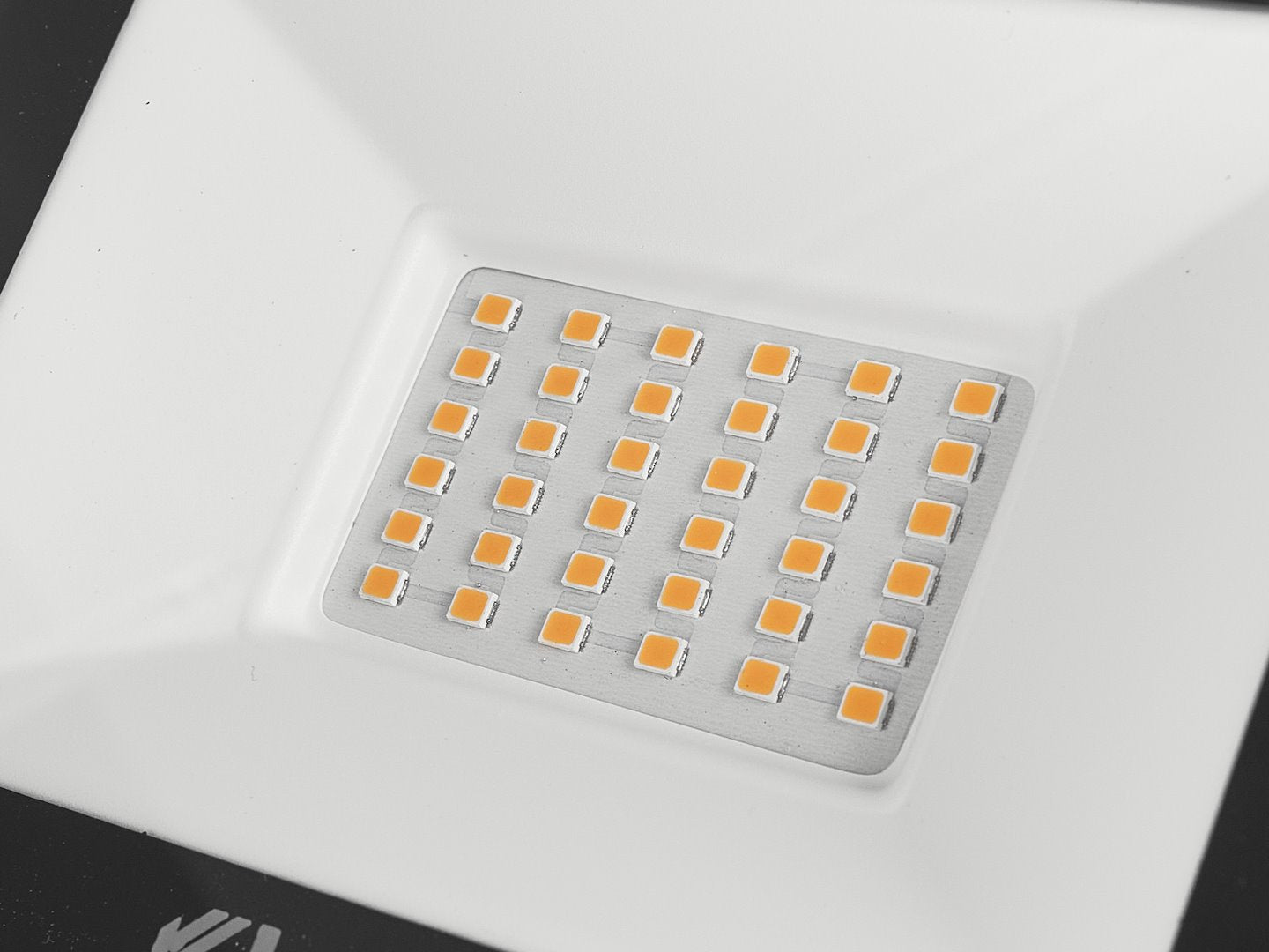 LED Floodlight 30W — Neutral White (4500K)