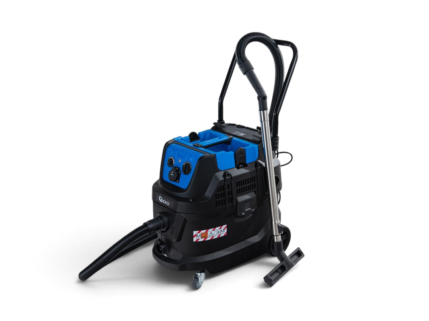 1600 W industrial vacuum cleaner with automatic filter cleaning