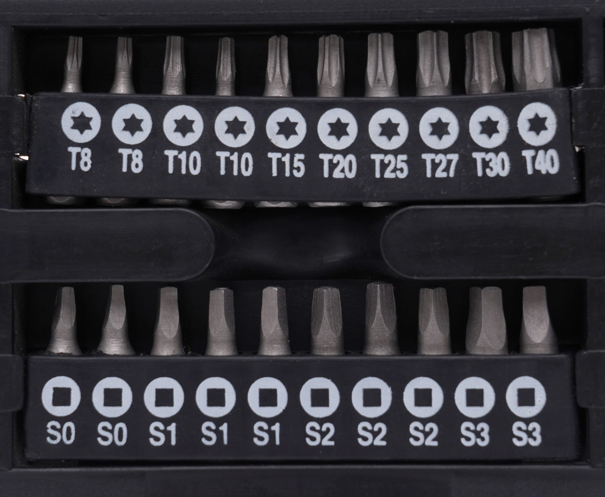 100 tk kruvikeeraja ja otsikute komplekt KD10957