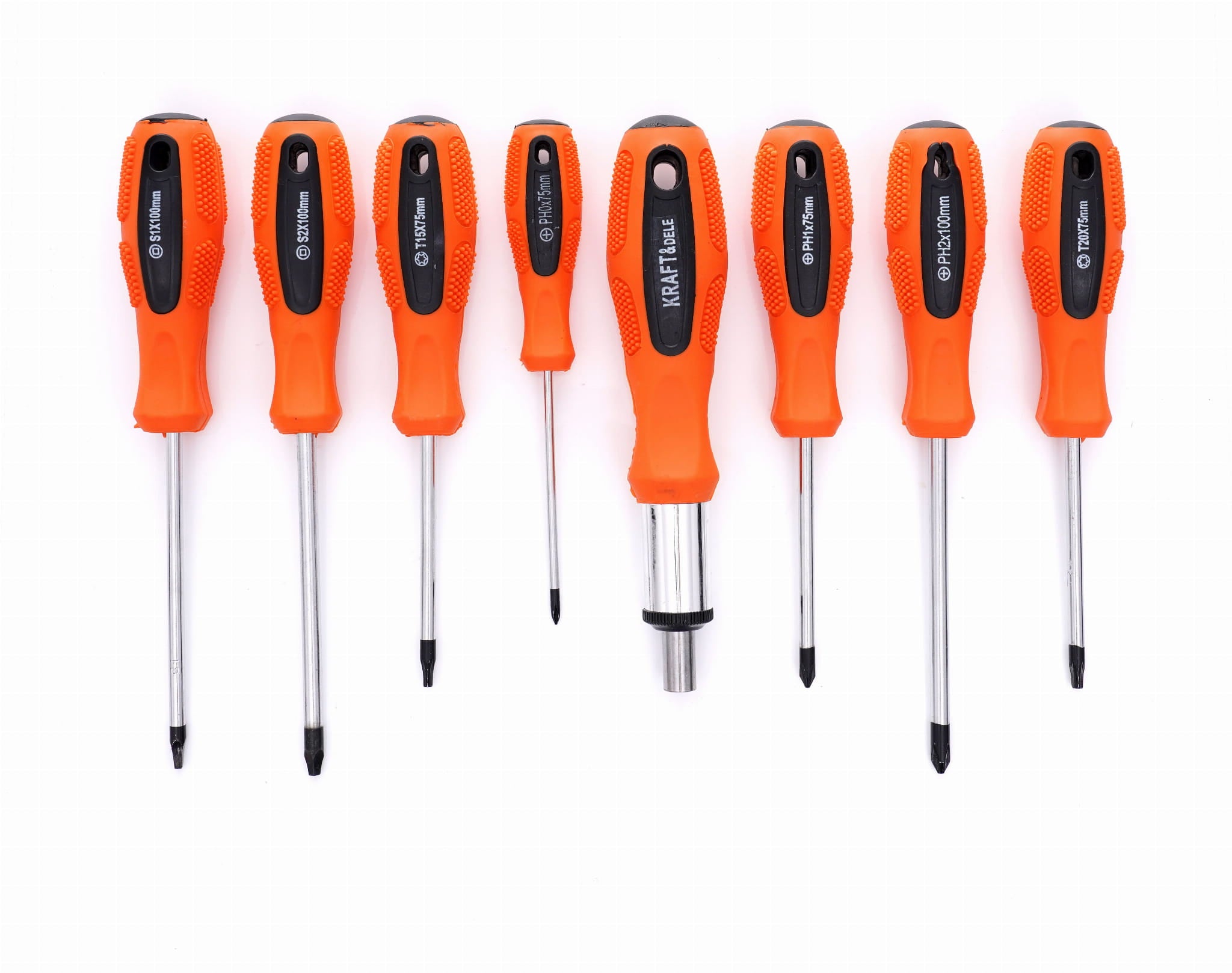 100 tk kruvikeeraja ja otsikute komplekt KD10957