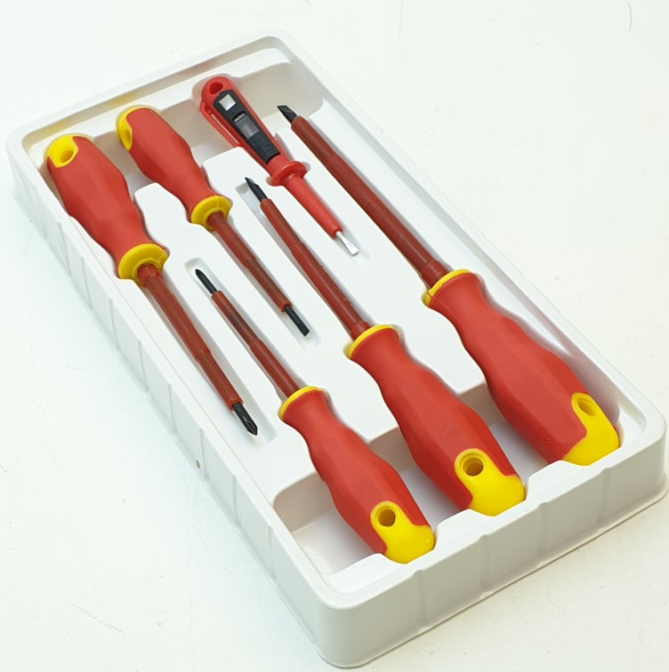 VDE isolatsiooniga kruvikeerajate komplekt koos testeriga, 6 tk