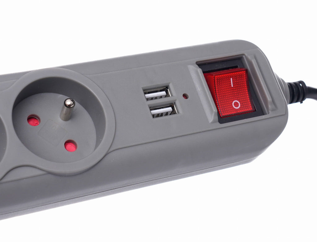 KRAFT&DELE pikendusjuhe 5 pesaga ja 2 USB-pordiga 1,5 m KD4033