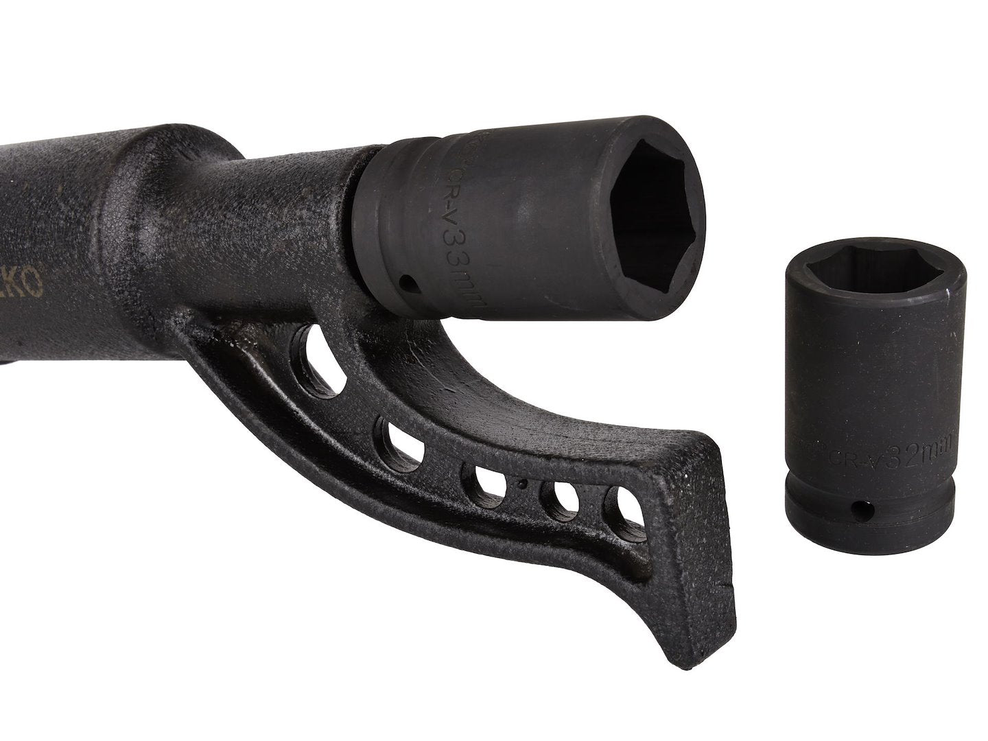 Labor-saving black wrench with 32 mm and 33 mm sockets