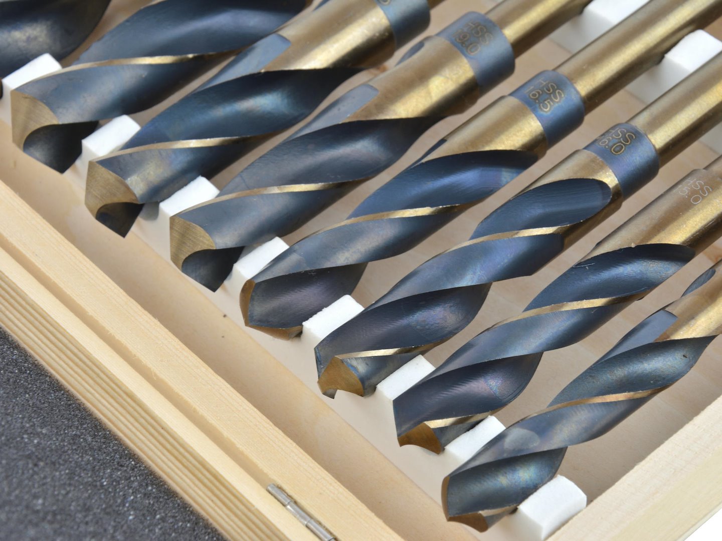 8 pcs HSS twist drills with 1/2" shank