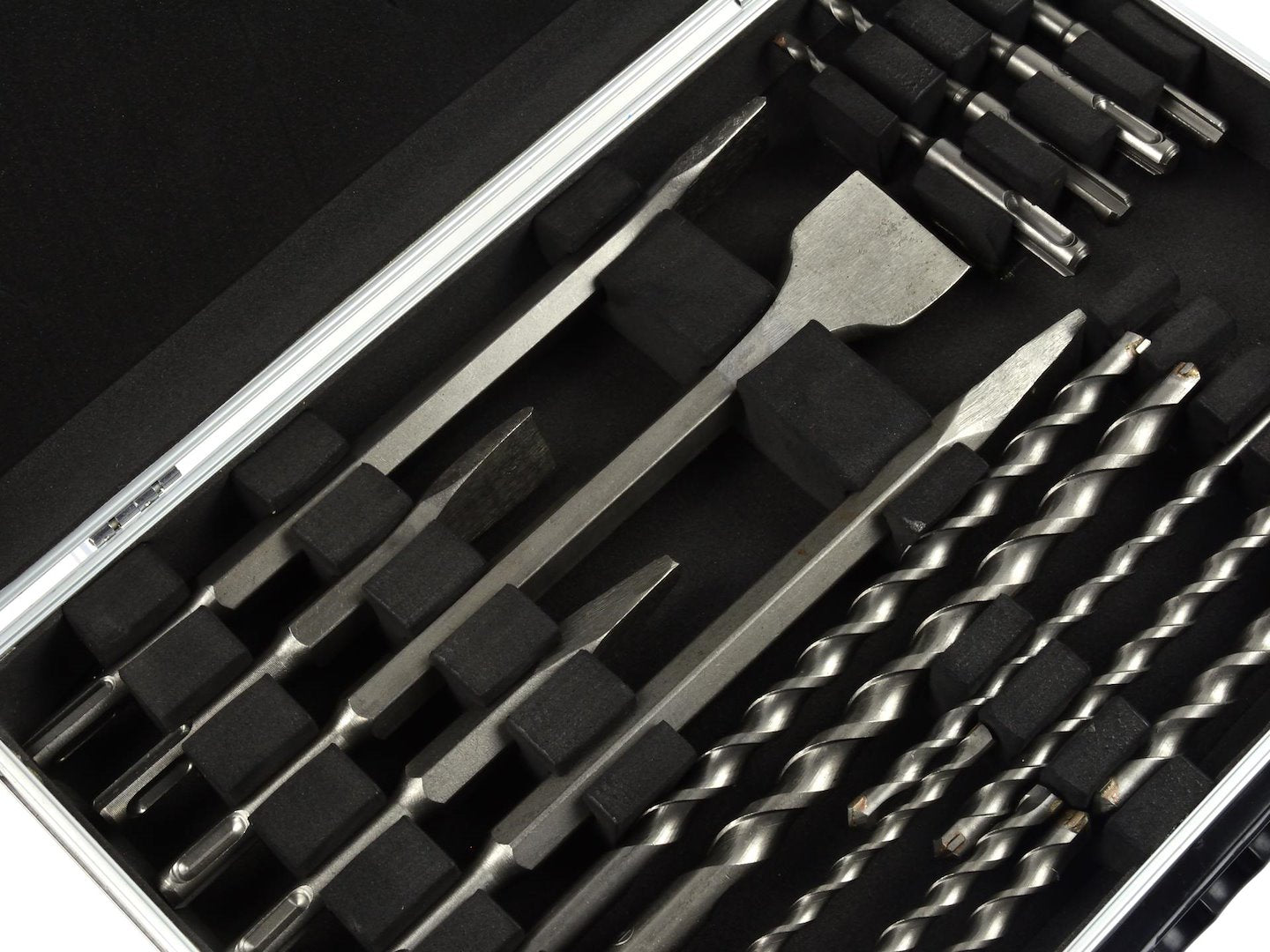 Set of drills and chisels, 17 pcs