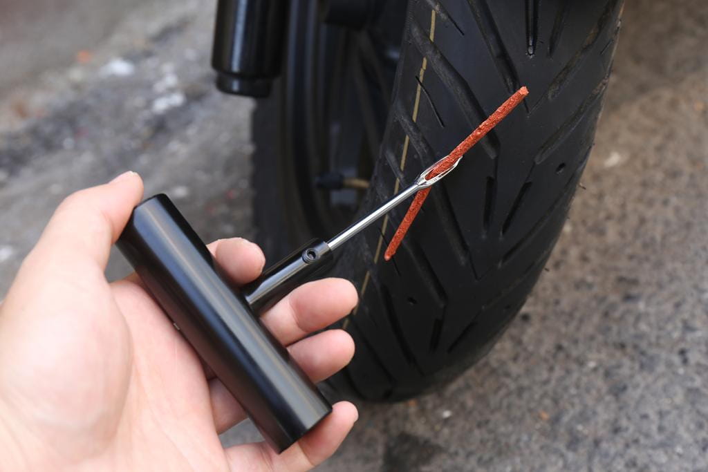 TIRE REPAIR KIT 58 PIECES KD12506