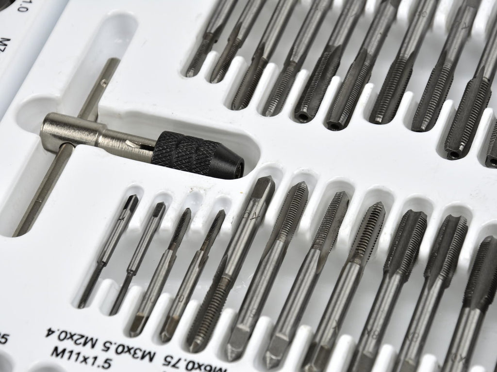 110 pcs metric tap and die set