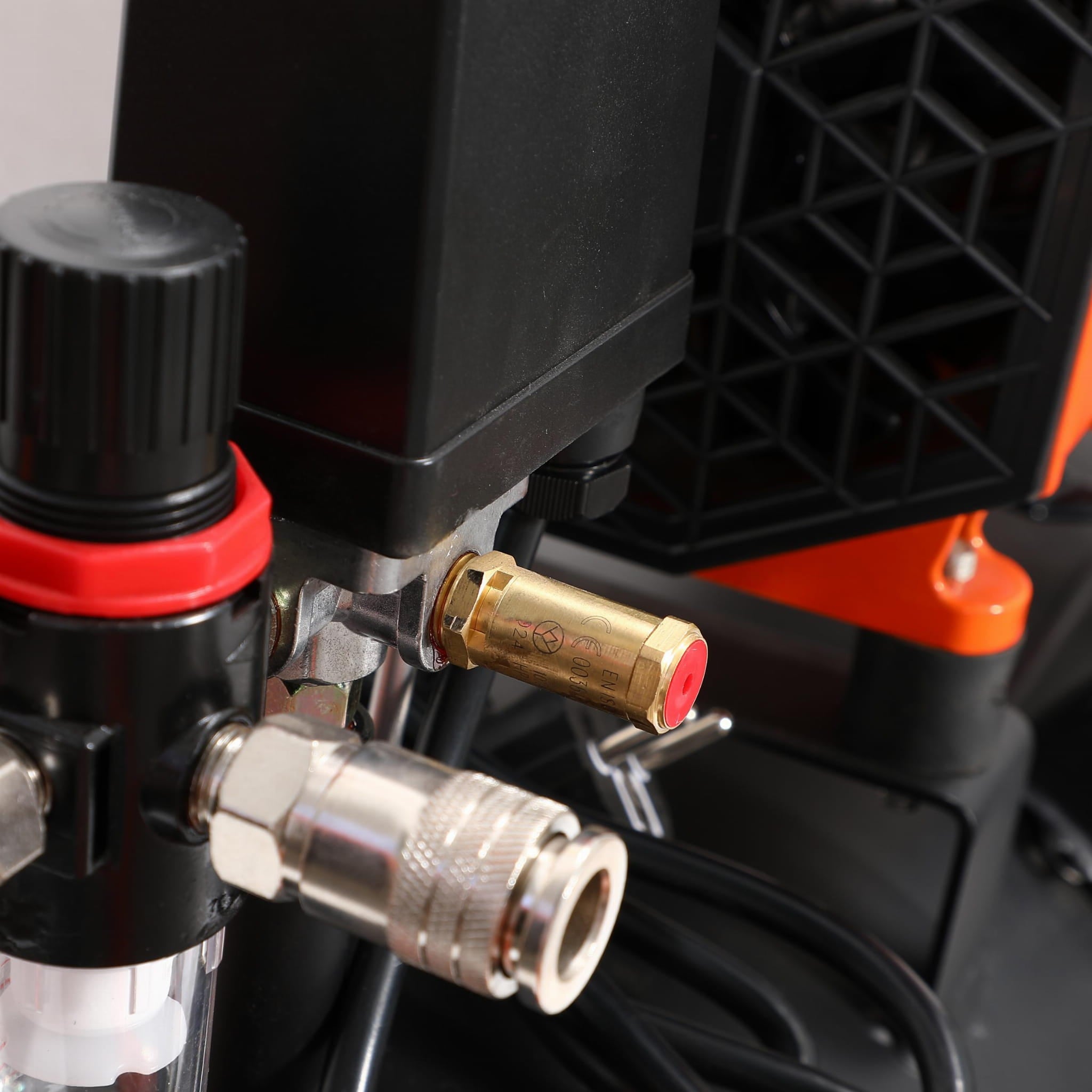 Õlivaba kompressor 2200W 50L KD1393