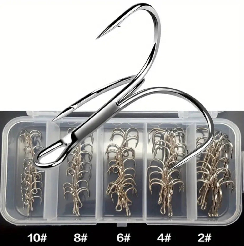 50 tk kõrge süsinikusisaldusega terasest kolmikhaake koos hoiukarbiiga