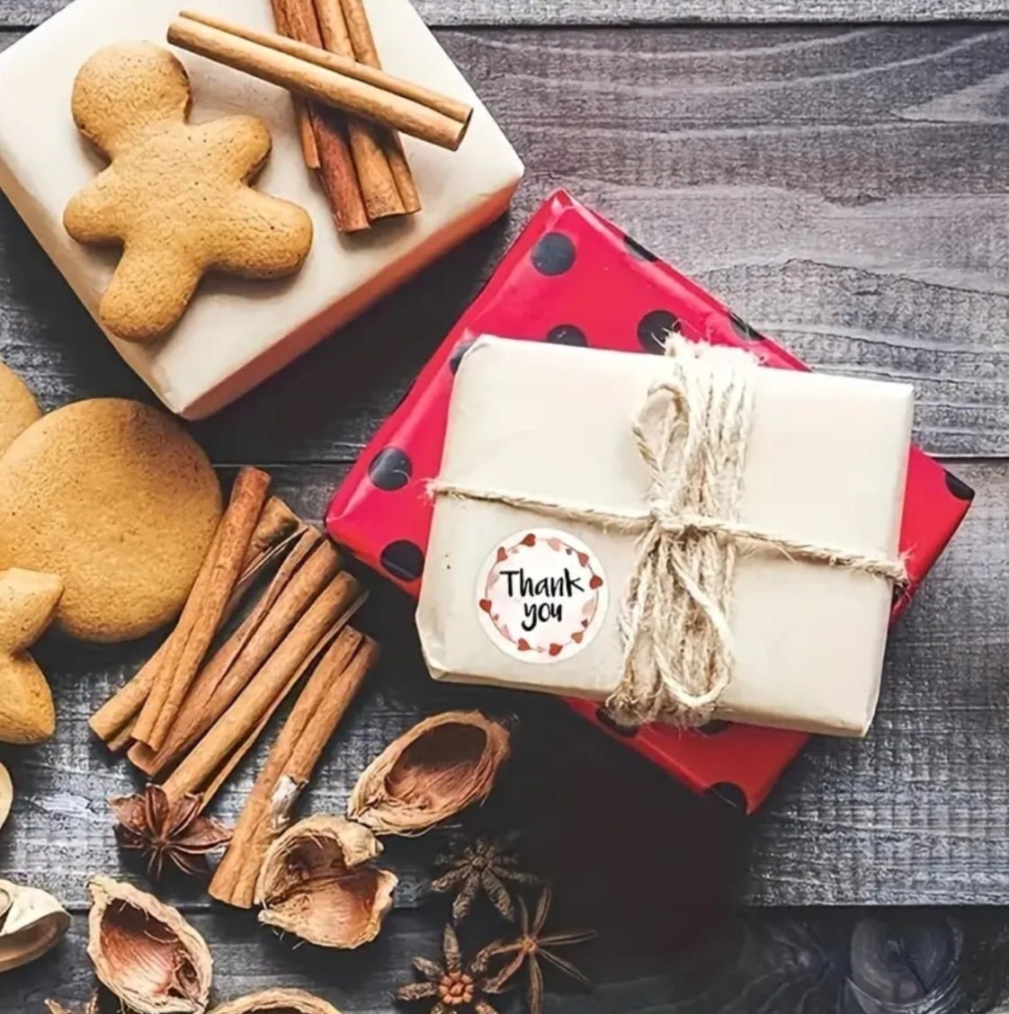 500 tk roosad südamekujulised "Aitäh" kleebised, läbimõõt 2,5 cm (500 tk)