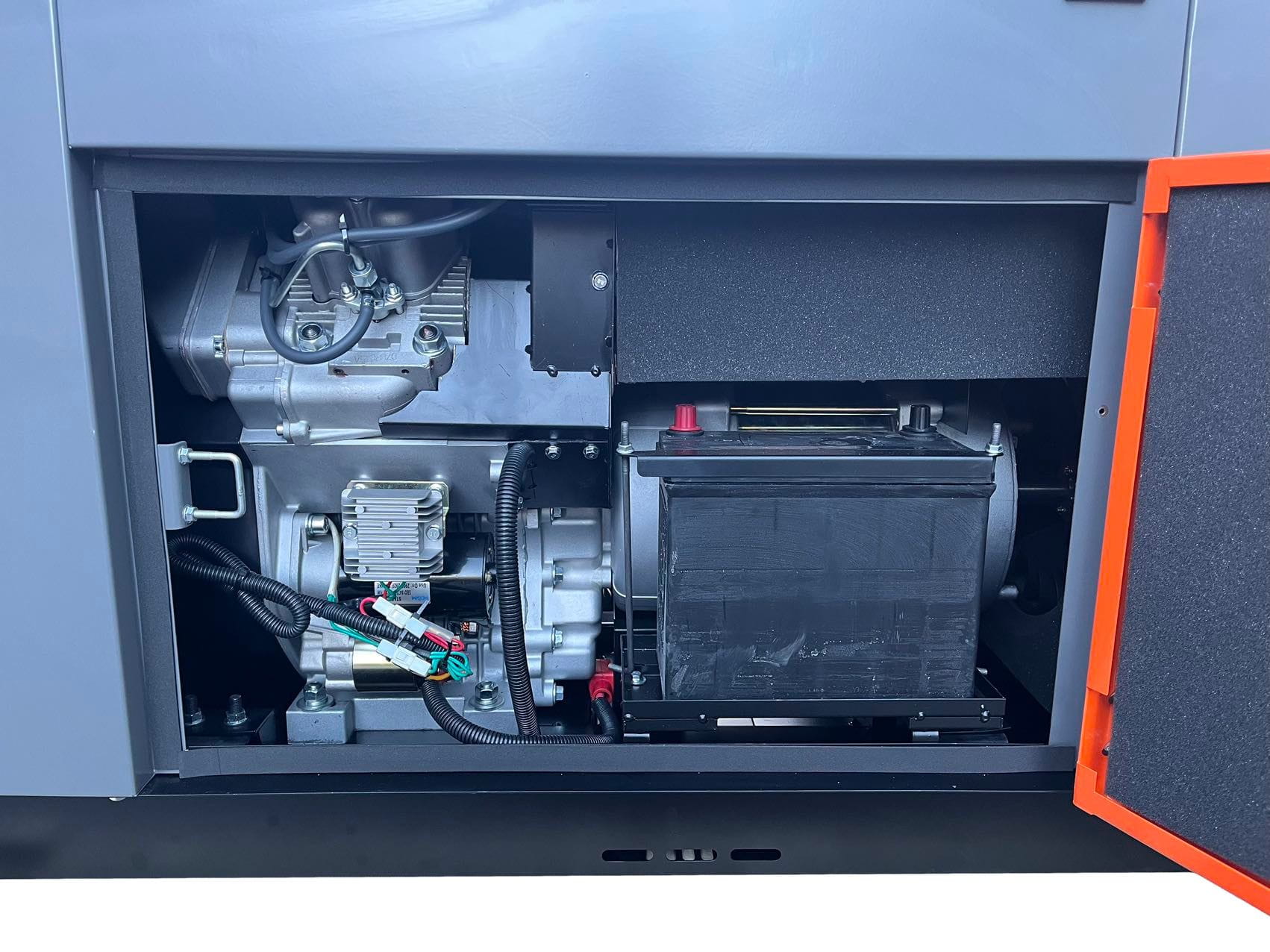 Ühefaasiline DIESEL generaatorikomplekt 14/15,5kW KD198