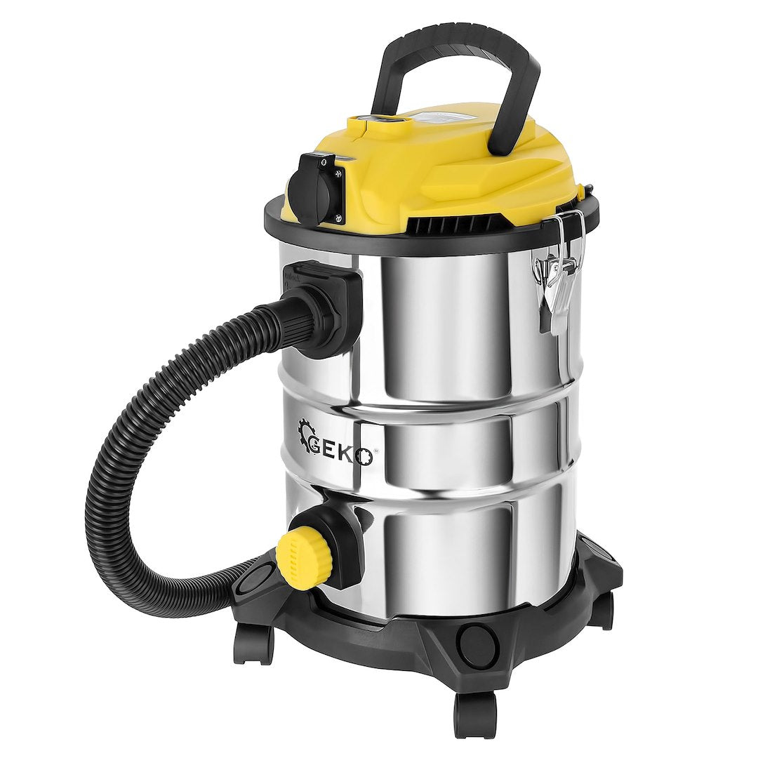 Wet and Dry Vacuum Cleaner 25L + Socket and Accessories