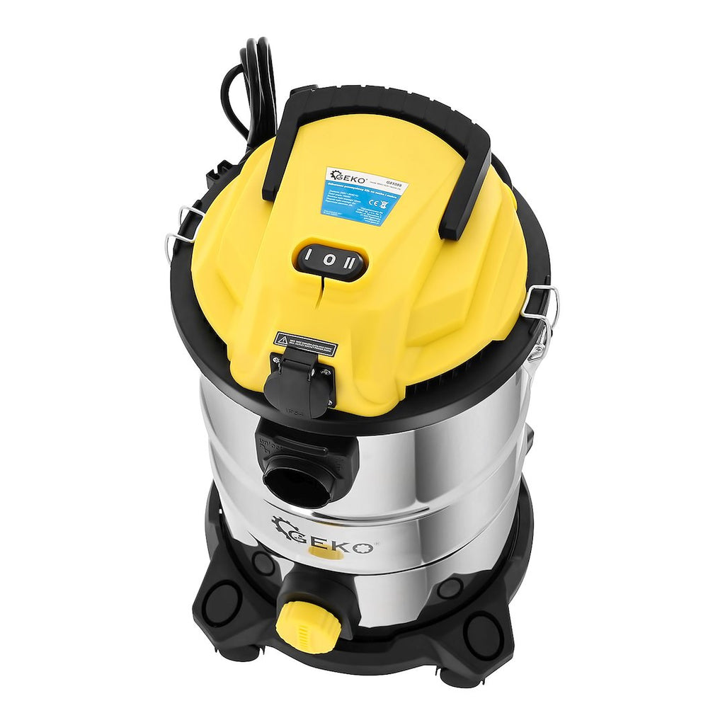 Wet and Dry Vacuum Cleaner 25L + Socket and Accessories