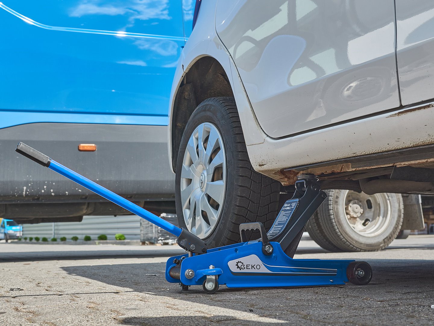 Hydraulic Trolley Jack 2.5T - Low Profile SMART