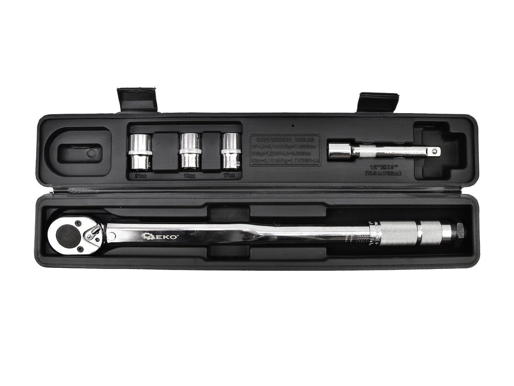 Torque wrench 1/2" 28 - 210 Nm + sockets + bar