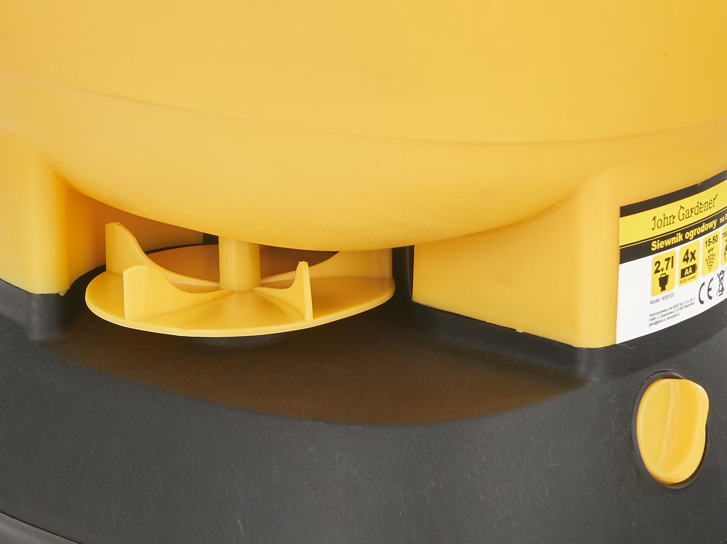 2.7 L Battery Seed Spreader