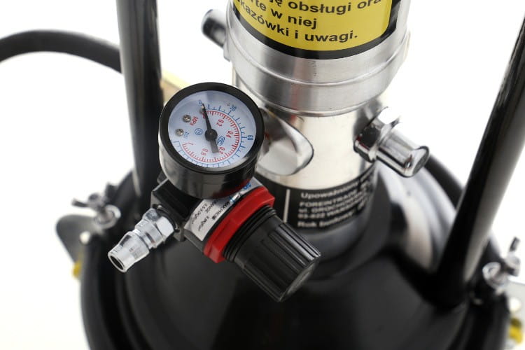 Automatic pneumatic lubricator 15L KD1444