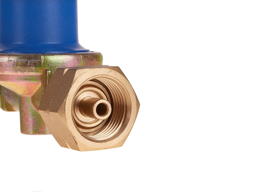 Propane/butane regulator with pressure adjustment 0.5-4 bar