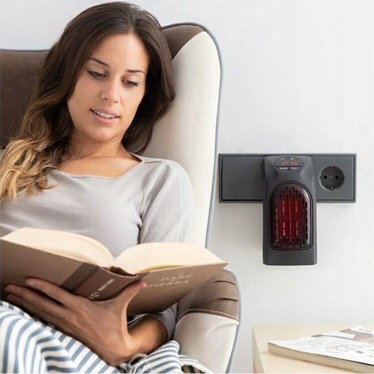 Mini Plug-In Electric Fan Heater with Digital Temperature Display & Remote Control (VB4)