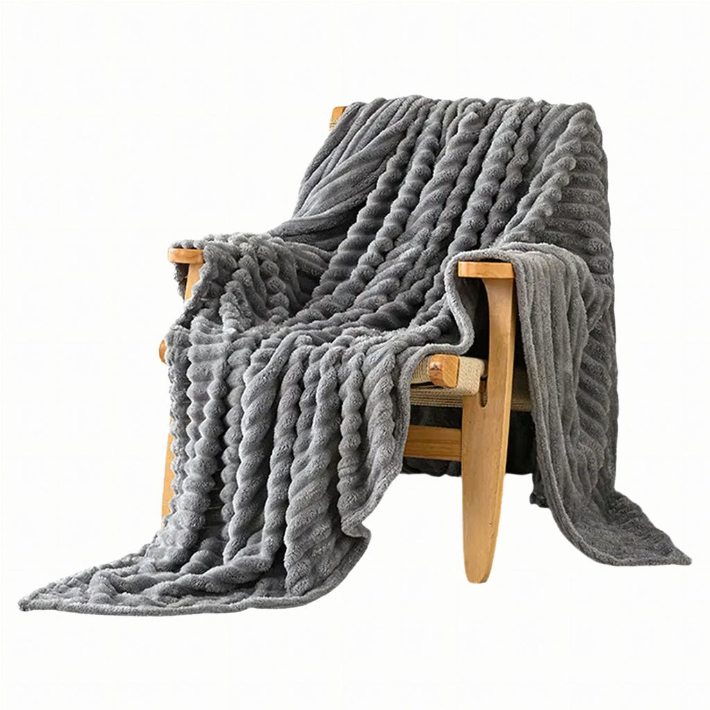 Dekoratiivne mikrokiust pleed reljeefsete triipudega 200 × 220 cm RC-K-2065