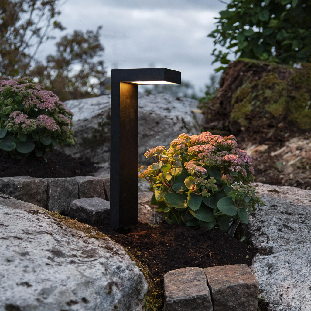 Päikese LED aiavalgustid maapiigiga hämarikuanduriga 55cm 2 tk