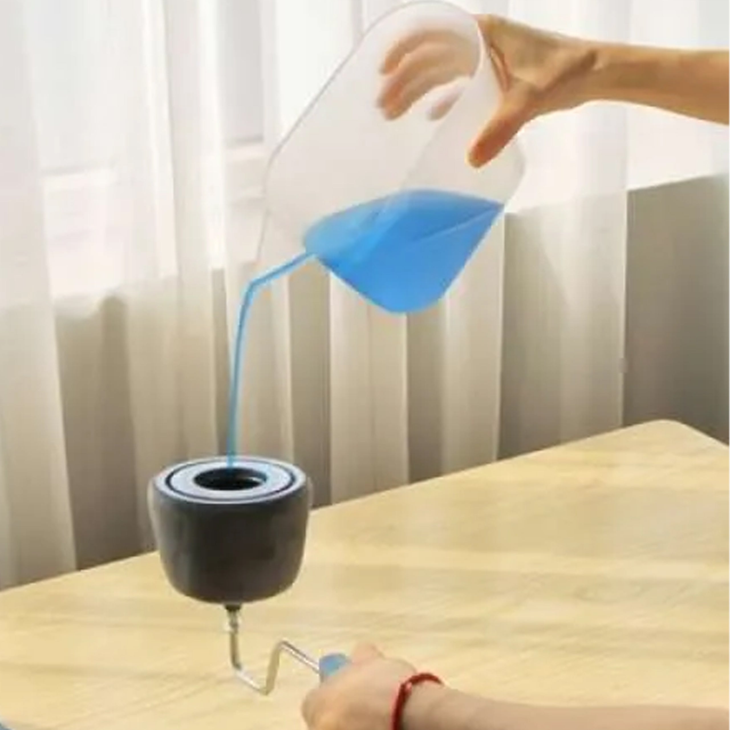 Non-Drip Paint Roller for Walls and Corners with Gap in Roller