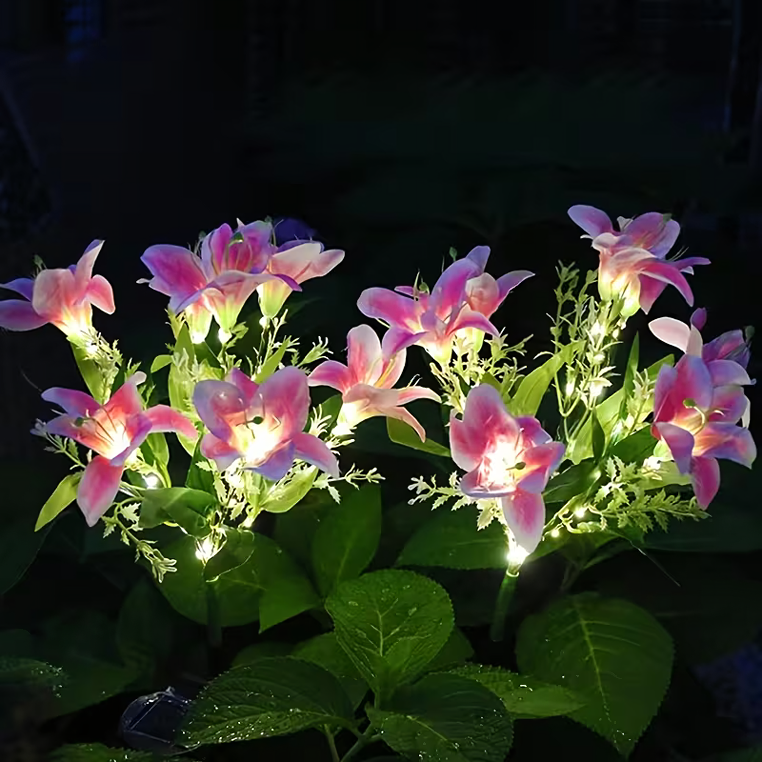 Päikesepatareiga aia piiklamp liiliaõie kujuga LED