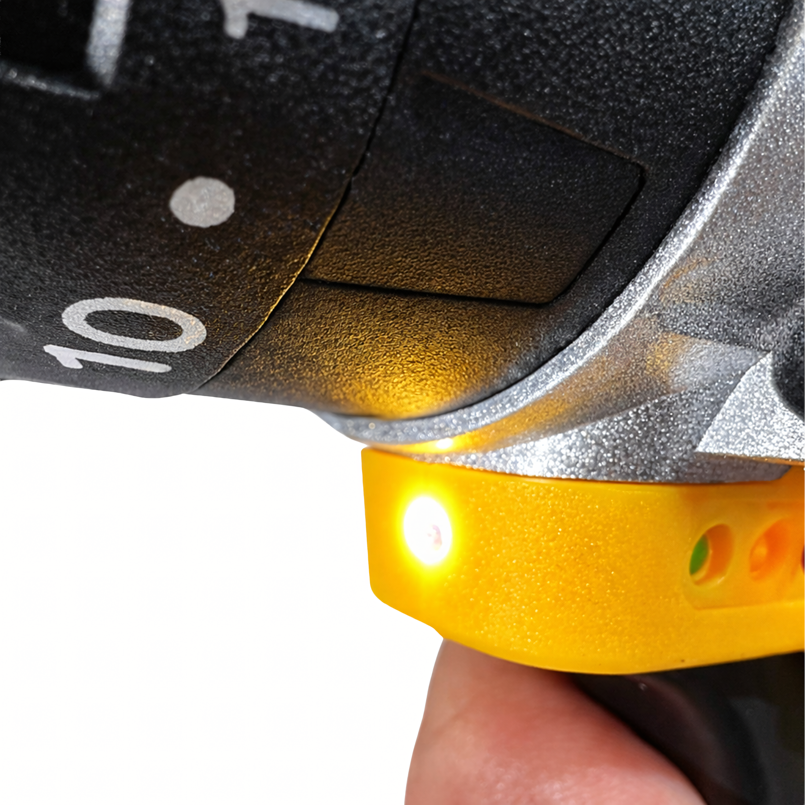 Juhtmeta trellikomplekt 2x 18V 2Ah akuga ja LED-valgustusega