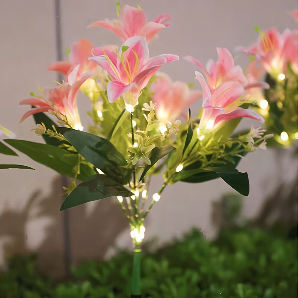 Päikesepatareiga aia piiklamp liiliaõie kujuga LED