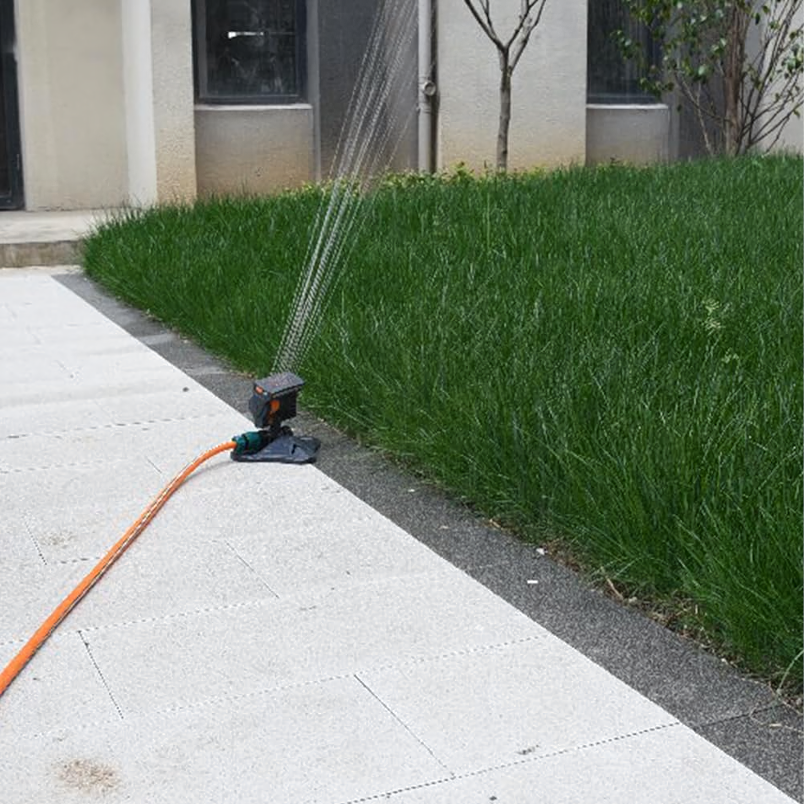 Oscillating Rotary Garden Sprinkler with 16 Nozzles