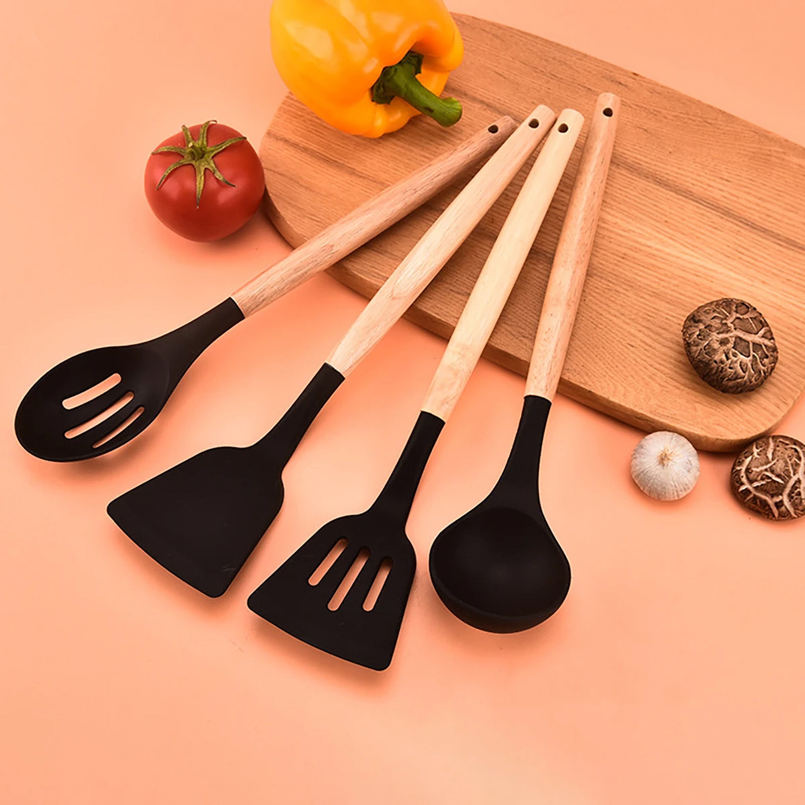 Köögitarvikute komplekt silikoonist ja puidust 12 tk