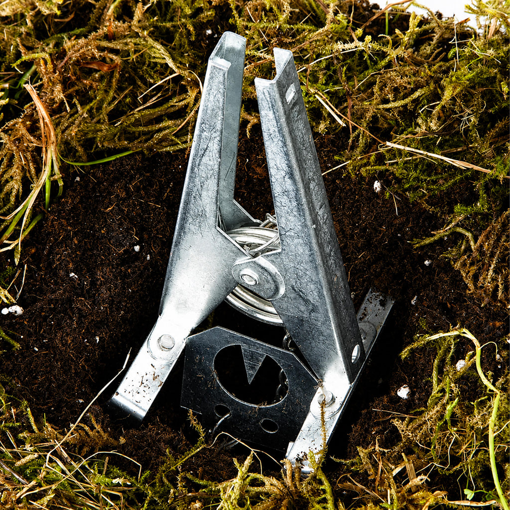 Scissor-Style Mole Trap for Eliminating Moles, Voles, Rodents, and Shrews