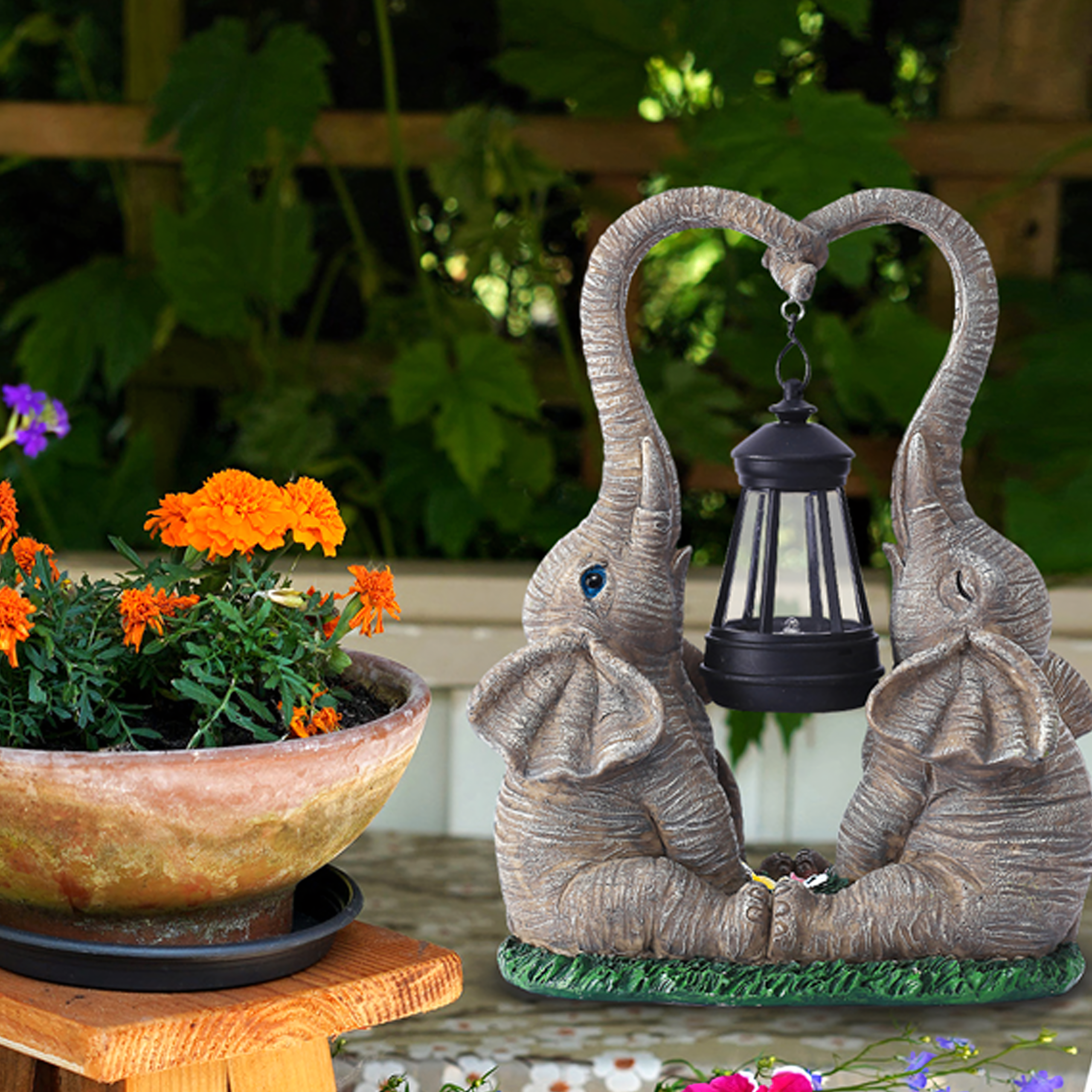 Solar LED Garden Elephant Figurine Lamp with Lantern