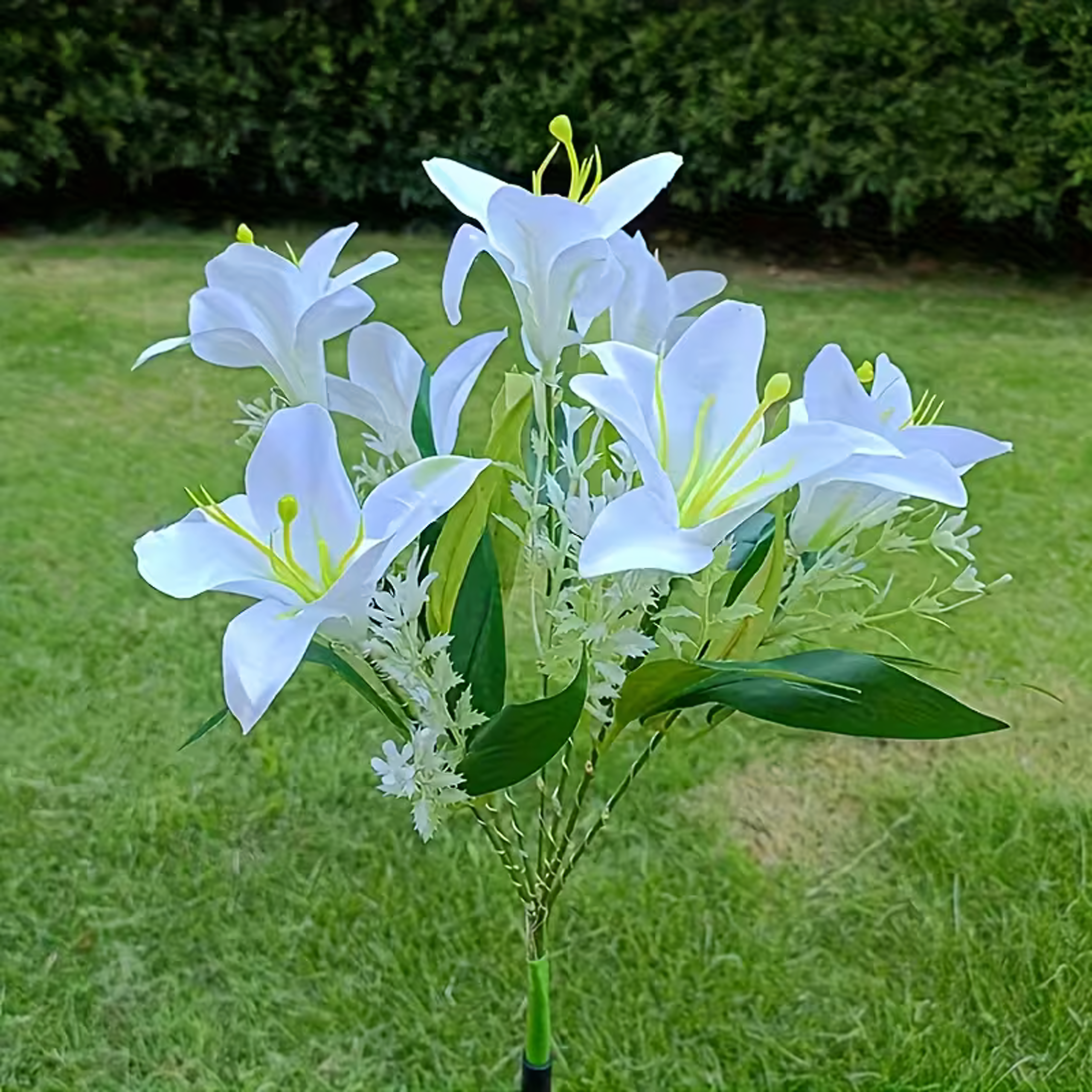 Päikesepatareiga aia piiklamp liiliaõie LED dekoratsioon