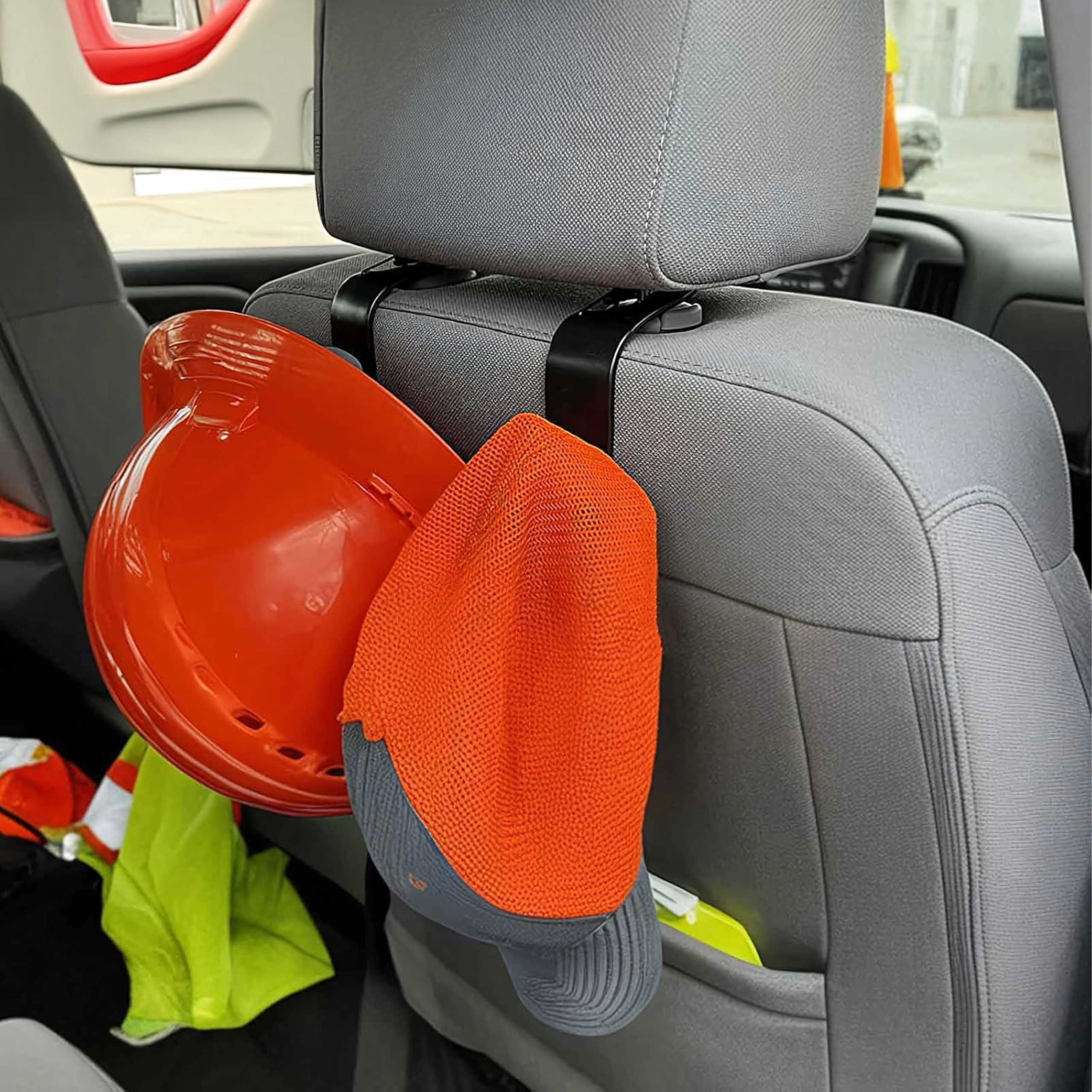 Komplekt 4 tk riidepuu konksuga peatugede hoidja ostude jaoks autoistmele