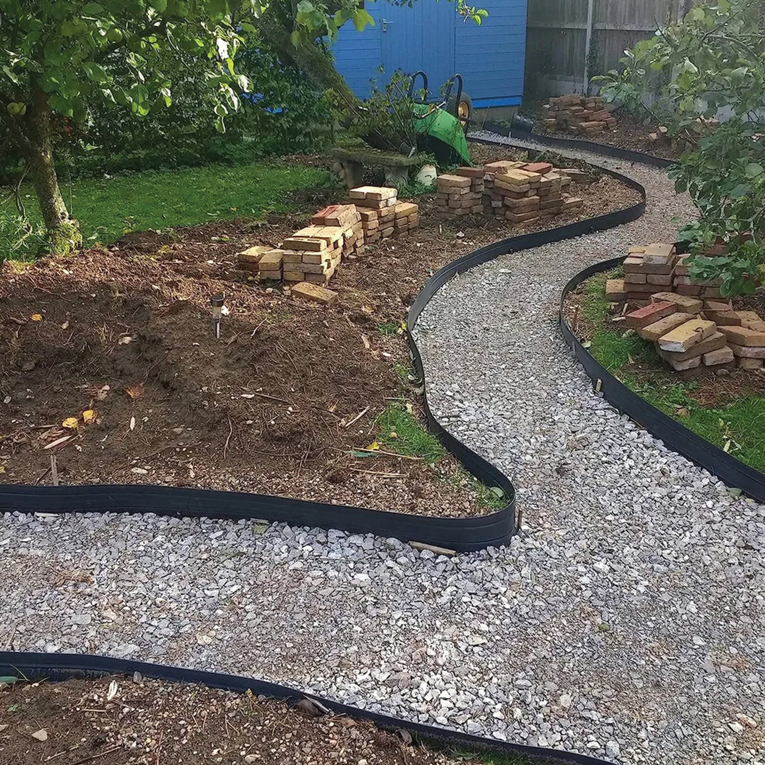 165 x Garden Lawn Edging Set 50x50x20m with 60 Black Anchor Pegs