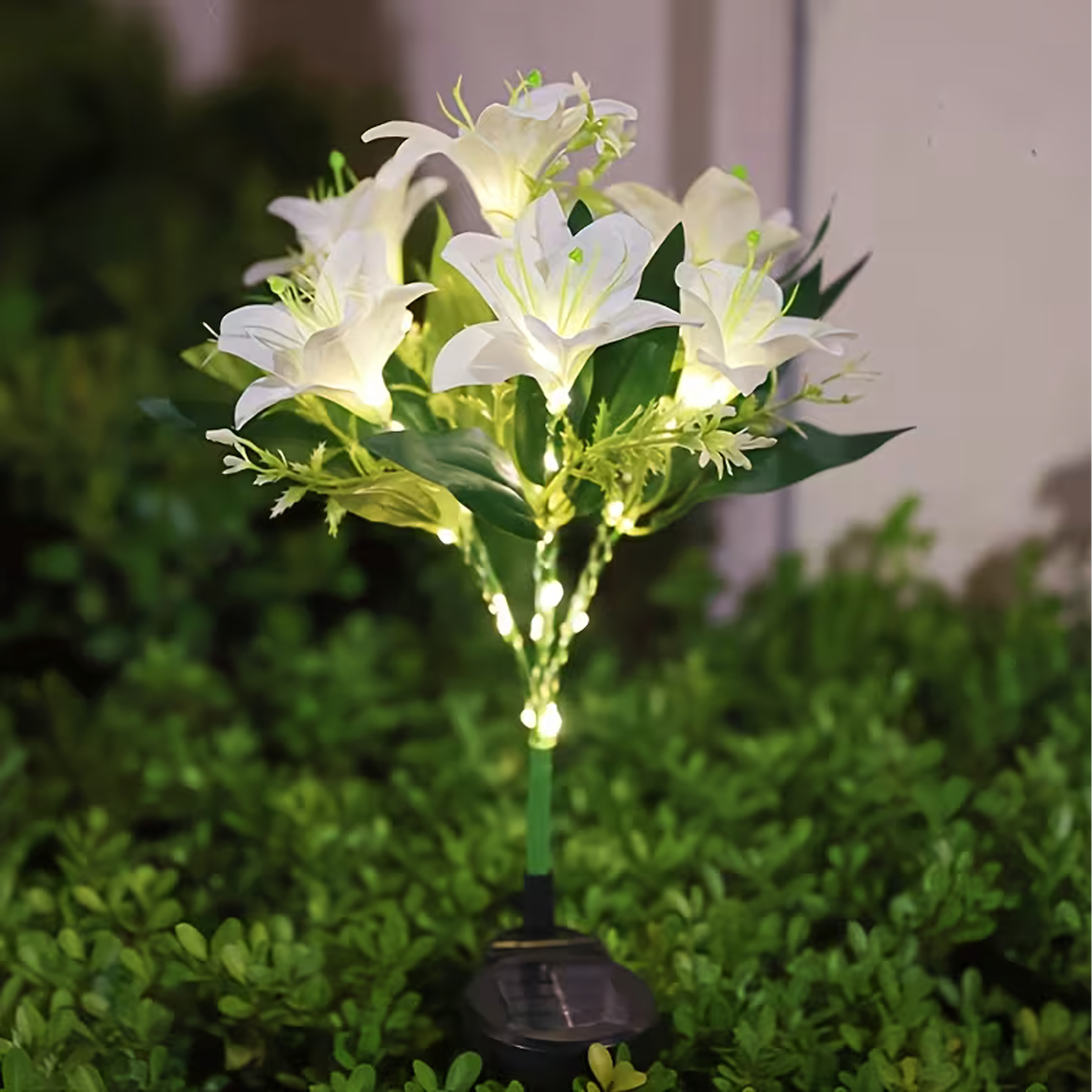 Päikesepatareiga aia piiklamp liiliaõie LED dekoratsioon