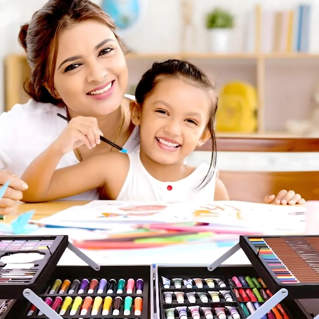 Lastele mõeldud maalimiskomplekt kunstiliste plastkriitidega 145 tk kohver