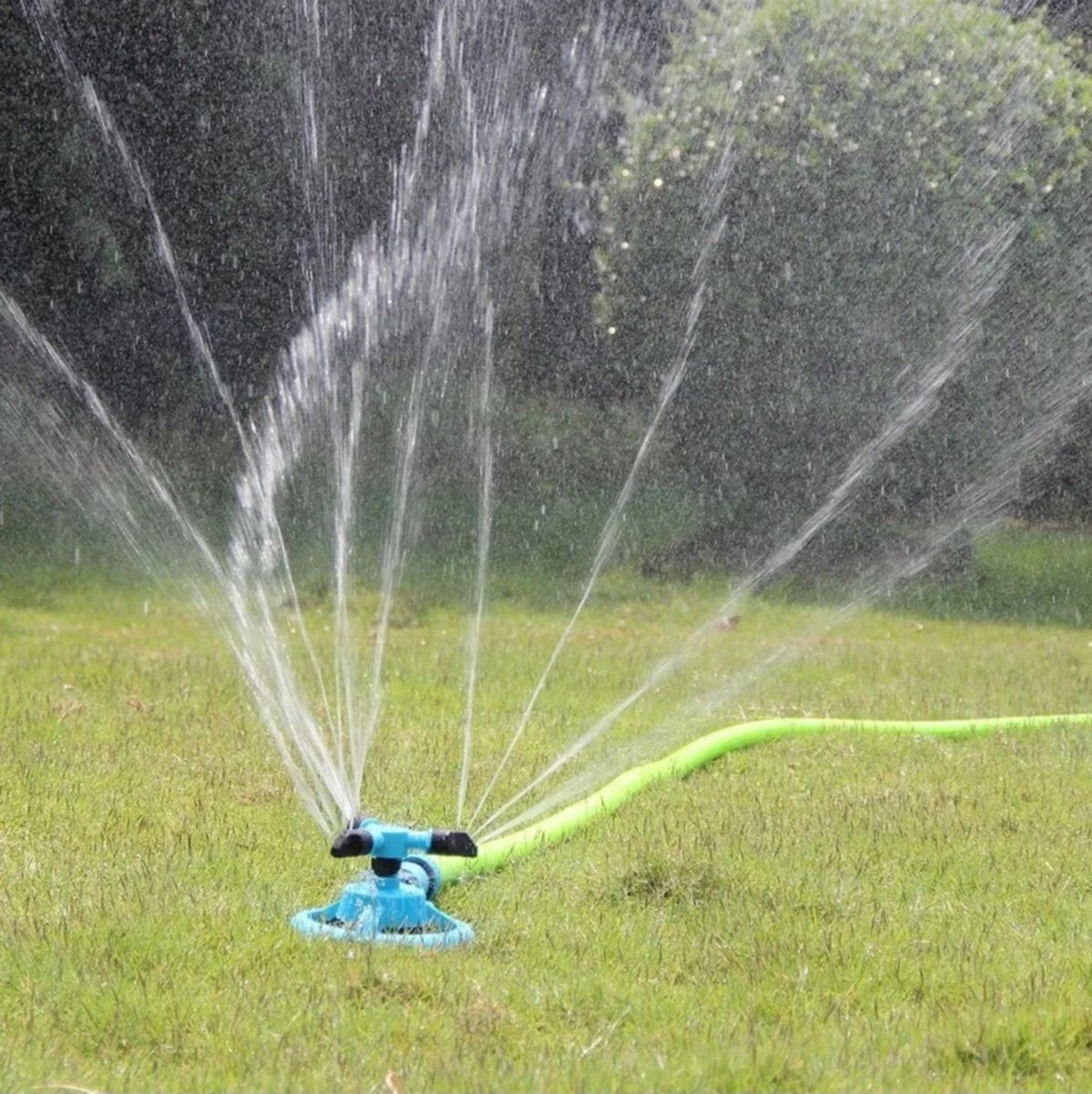 Green Rotating Ring Sprinkler with Flat Base 360°