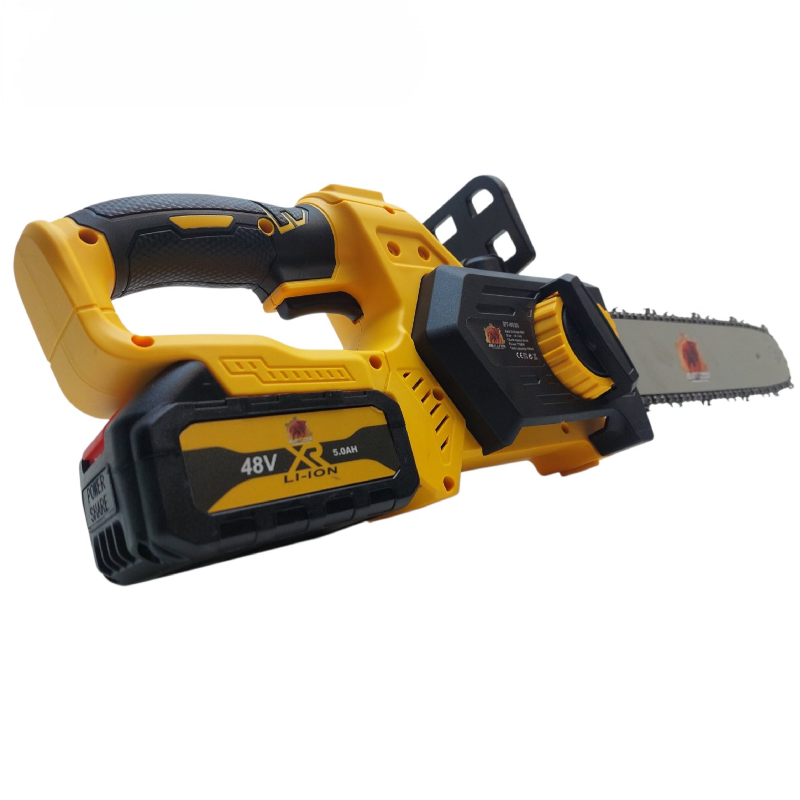 Bulltech juhtmeta kettsaag 1,1 kW – 10"/12" latt, 9 m/s ketikiirus, 2× akud + kohver