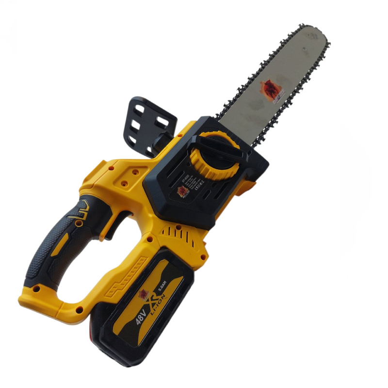 Bulltech juhtmeta kettsaag 1,1 kW – 10"/12" latt, 9 m/s ketikiirus, 2× akud + kohver