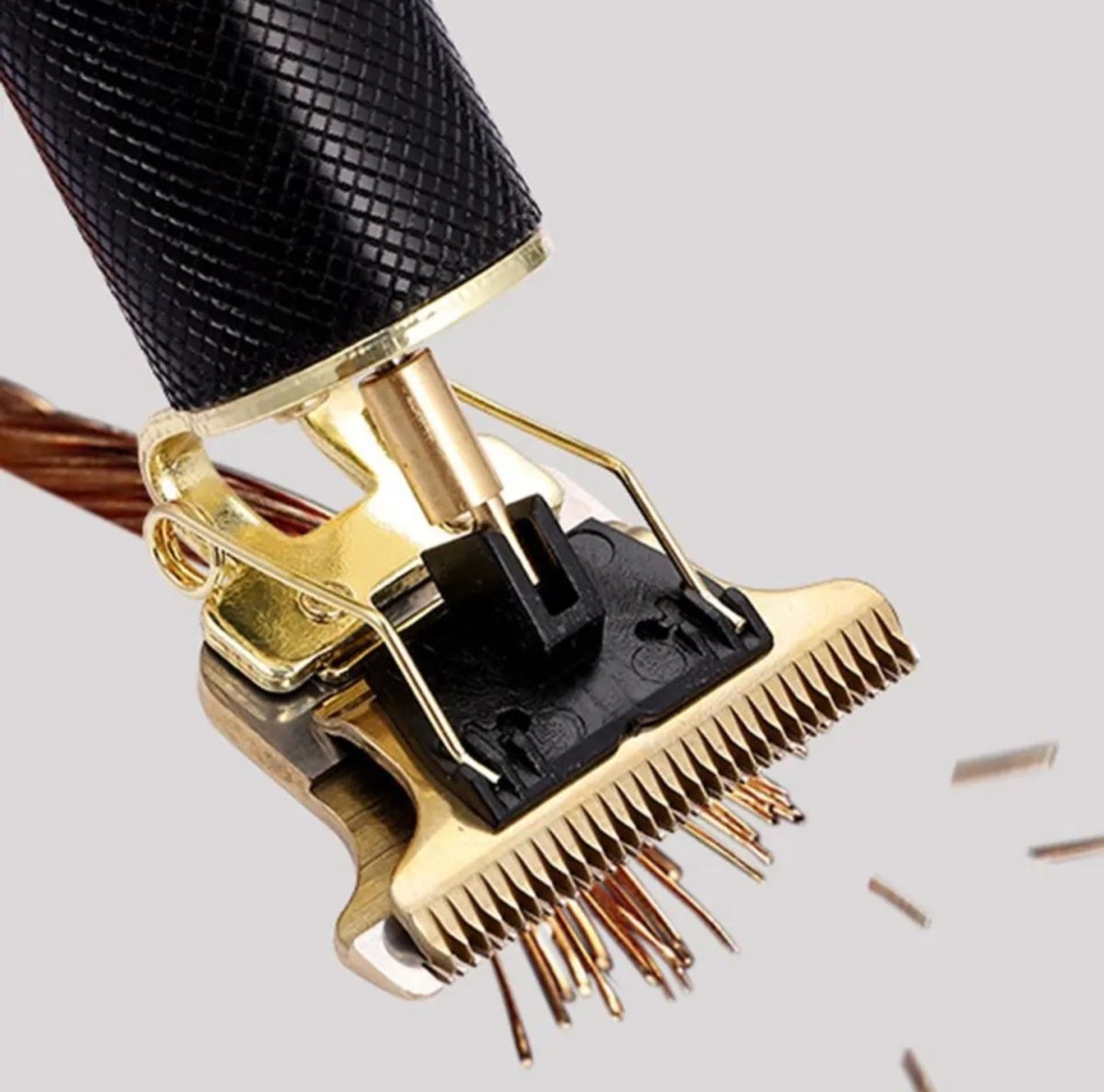 Vintage-stiilis juukselõikur USB-laadimise ja 4 juhikkammiga